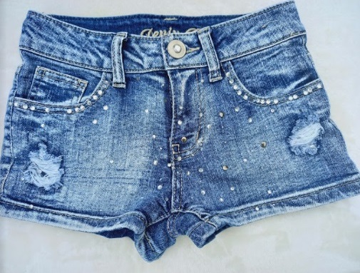  Girls denim shorts age 8-9 with diamantes very cute