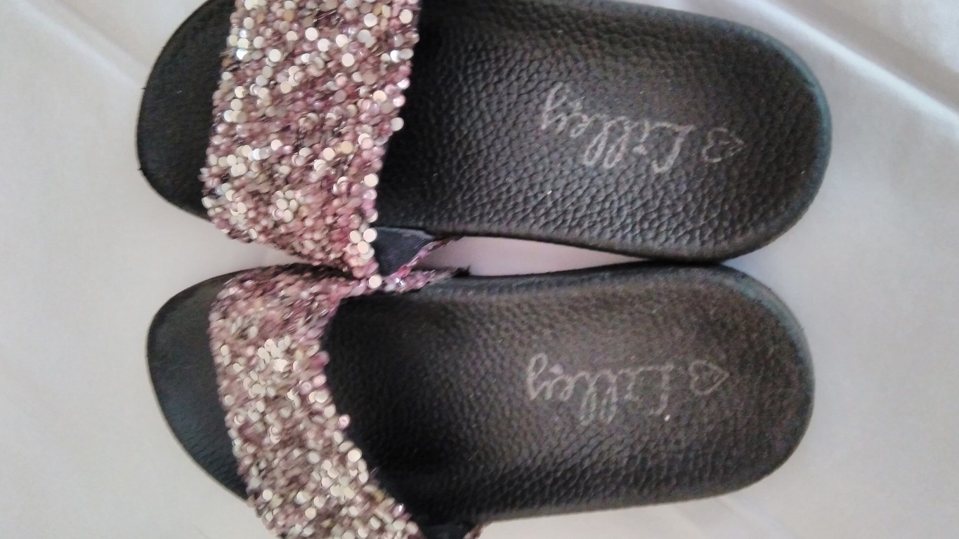 Girls sliders size 3