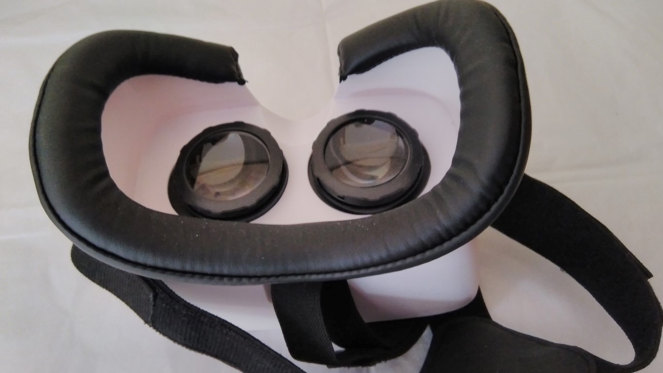 Virtual reality headset 