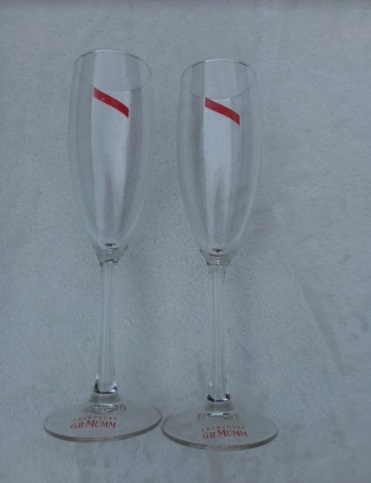 Mumm champagne flutes new x 2